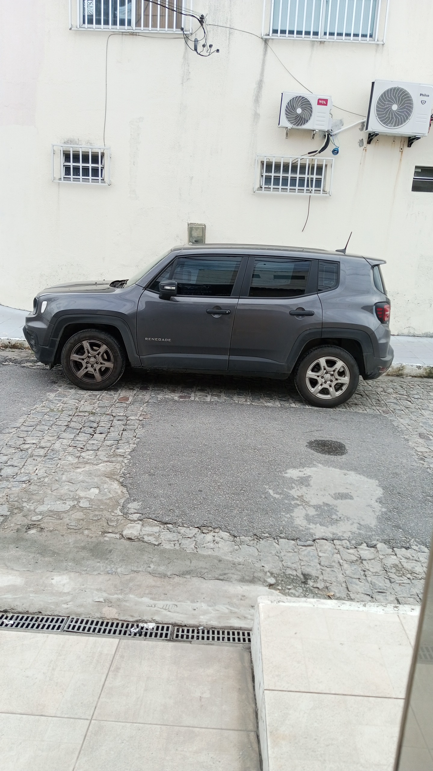 Revitalização completa da pintura e detalhes impecáveis na lavagem premium. O brilho intenso e a conservação dos acabamentos mostram nosso compromisso com a qualidade. Seu veículo merece esse cuidado excepcional!